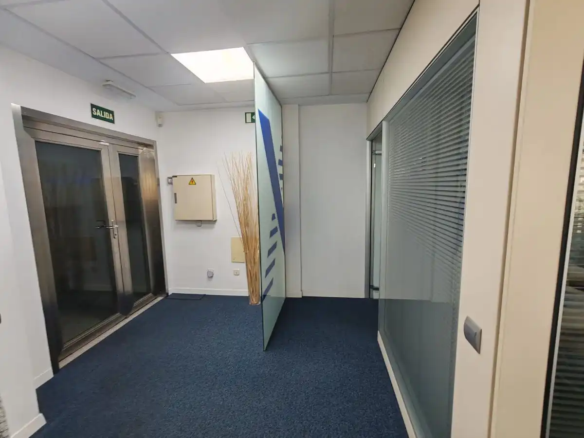Büro zum Verkauf in Alcobendas mit Klimaanlage, Heizung und Terrasse