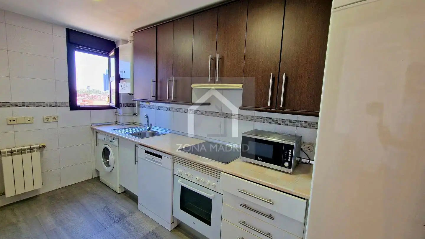 Cocina de Piso de alquiler en Madrid con Aire acondicionado y Amueblado