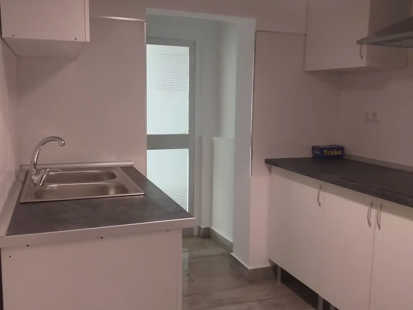 Flat for rent in Avenida Virgen del Rocío, Centro - Doña Mercedes