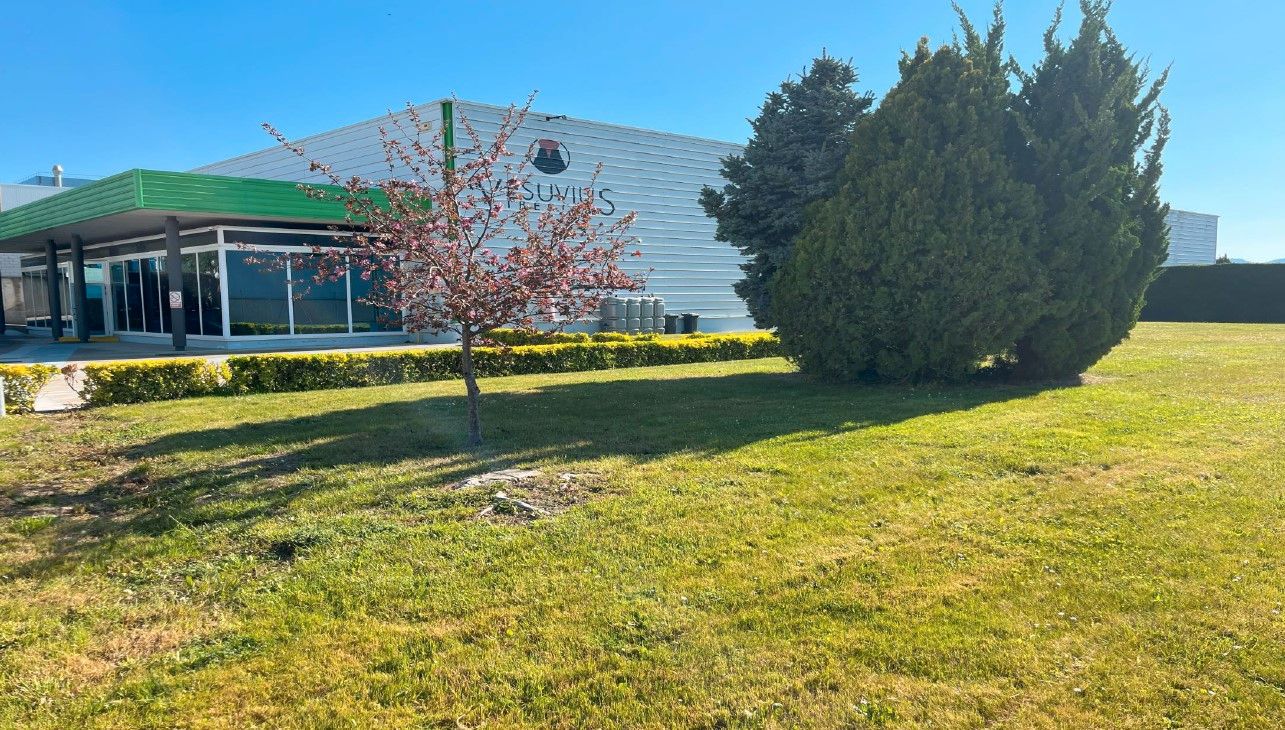 Vista exterior de Nau industrial en venda en Miranda de Ebro amb Calefacció i Alarma