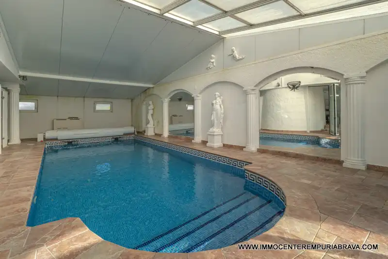 Piscina de Casa o chalet en venta en Empuriabrava con Aire acondicionado, Calefacción y Jardín privado
