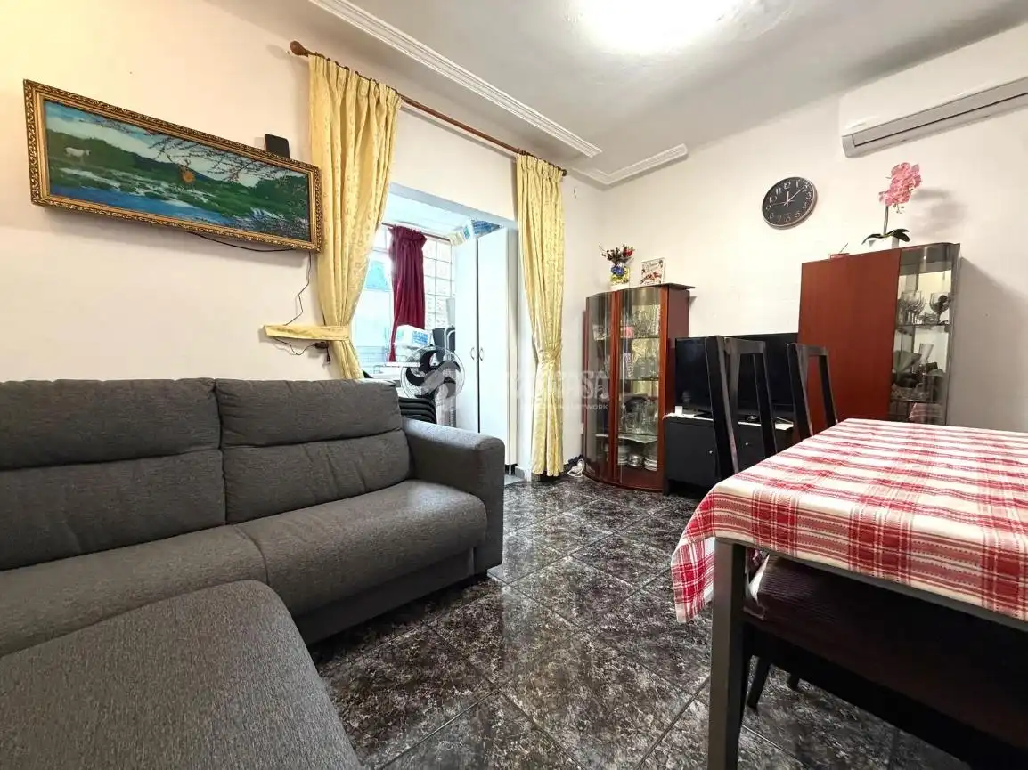 Flat for sale in Salut - Lloreda
