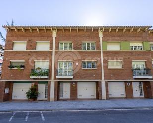 Vista exterior de Casa o xalet en venda en Reus amb Aire condicionat, Terrassa i Balcó