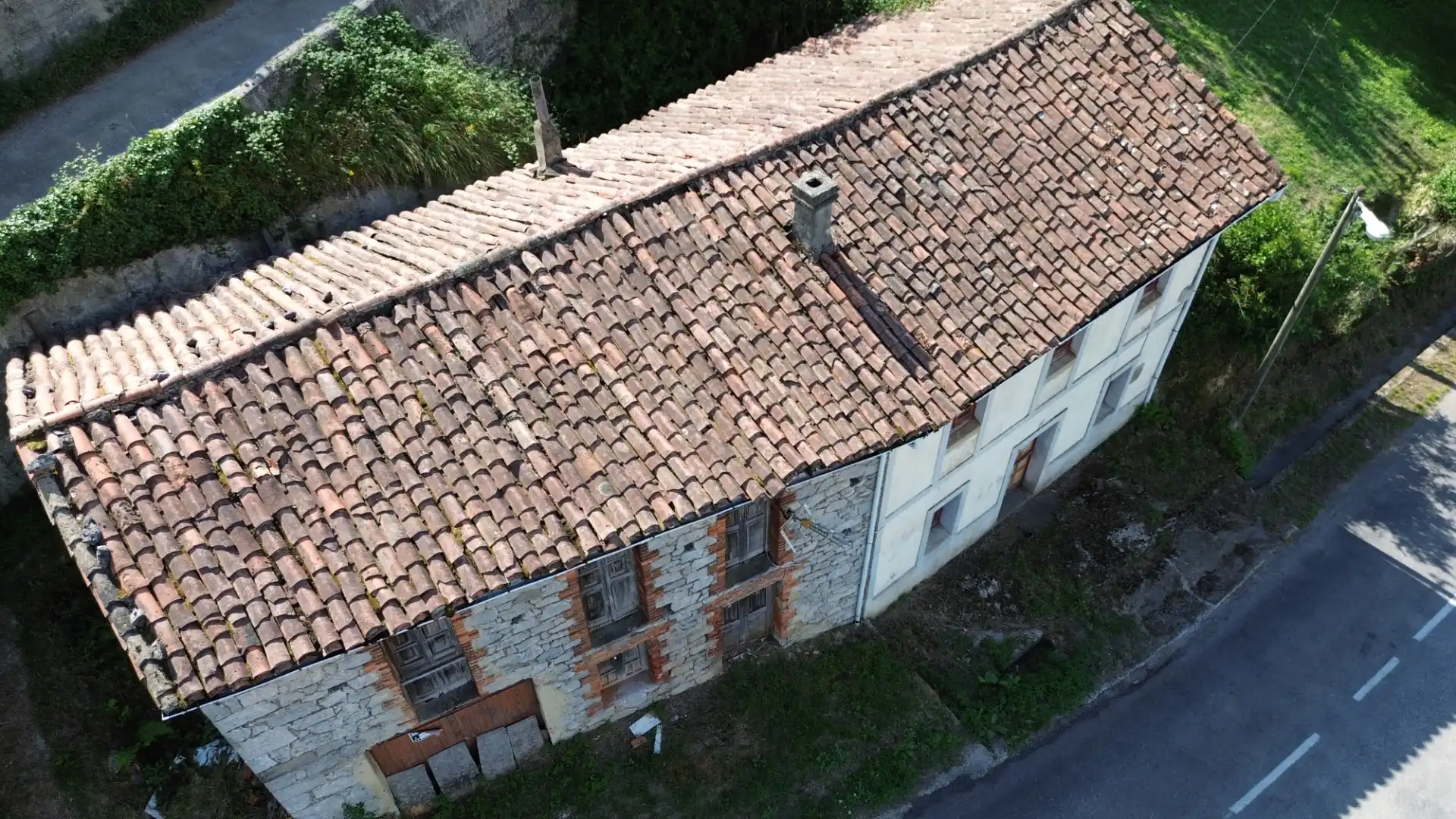 Vista exterior de Casa o xalet en venda en Lena