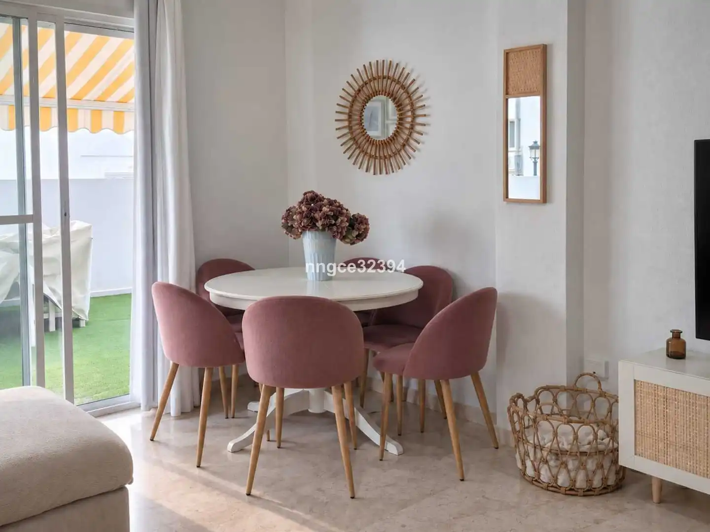 Apartament amb piscina en venda a Benahavís pueblo, imagen 6
