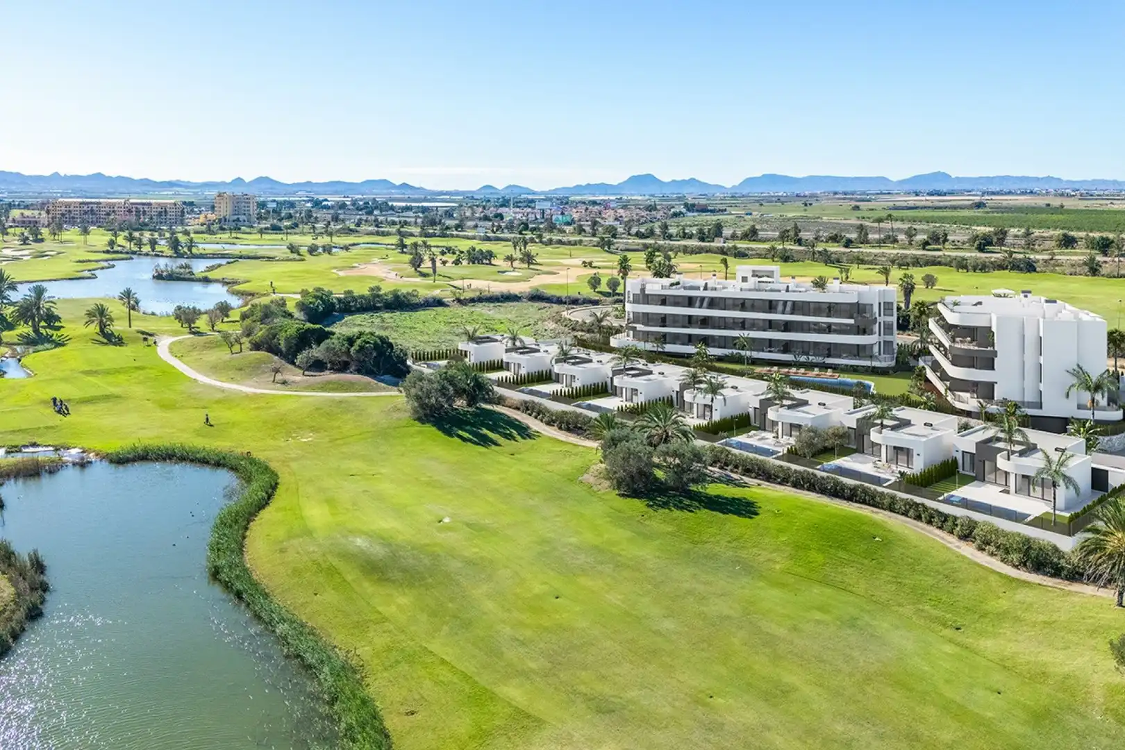 Flat with terrace for sale in Serena Golf