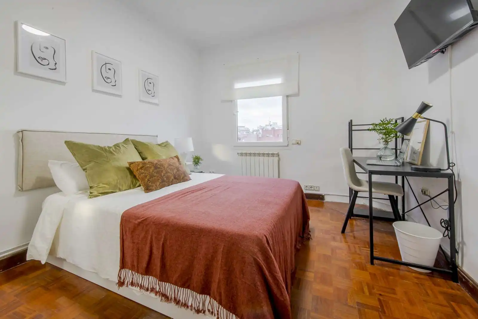 Room in Ciudad Jardín