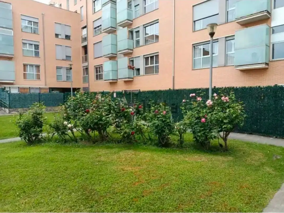 Jardí de Pis en venda en  Pamplona / Iruña amb Calefacció, Jardí privat i Parquet