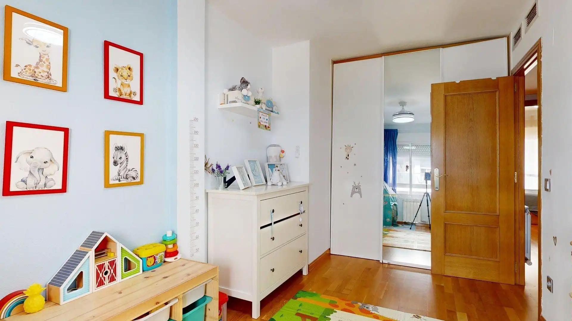 Habitación de Casa adosada en venta en Zaragoza con Calefacción, Jardín privado y Terraza