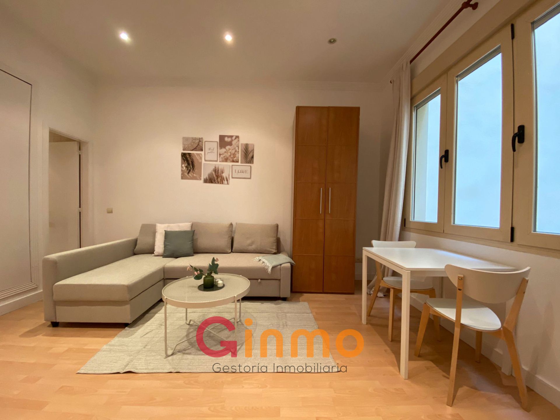 Living room of Study to rent in  Madrid Capital  with Heating, Furnished and Washing machine