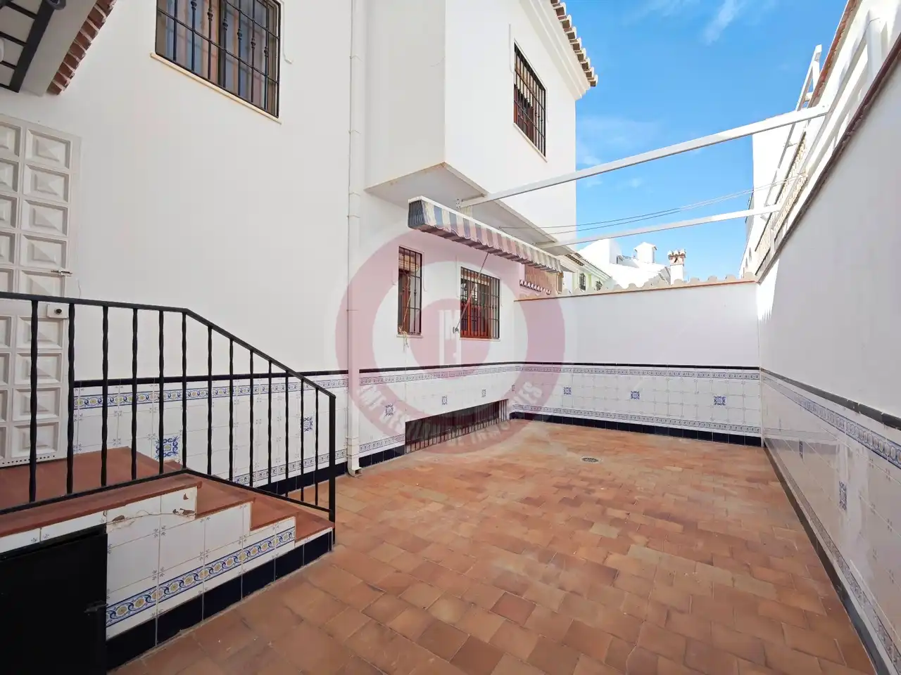 Vista exterior de Casa o xalet en venda en Vélez-Málaga amb Jardí privat i Terrassa