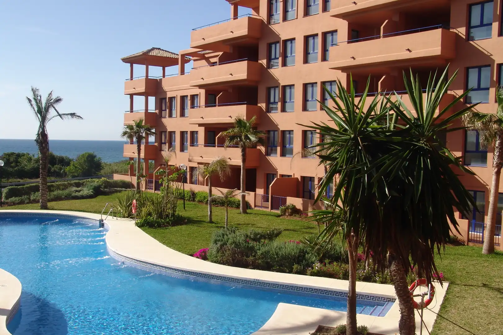 Jardín de Piso de alquiler en Estepona con Amueblado y Se aceptan mascotas