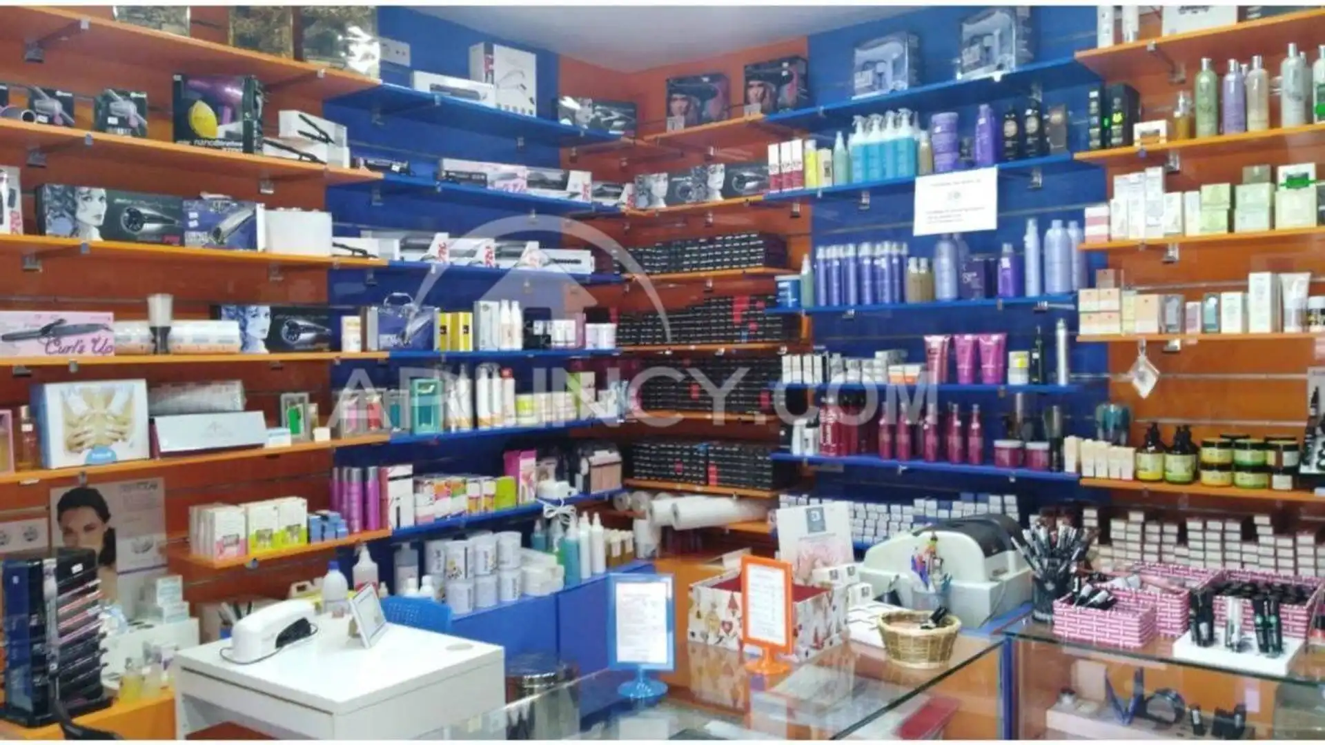 Local en traspaso en Villegas, Macarena