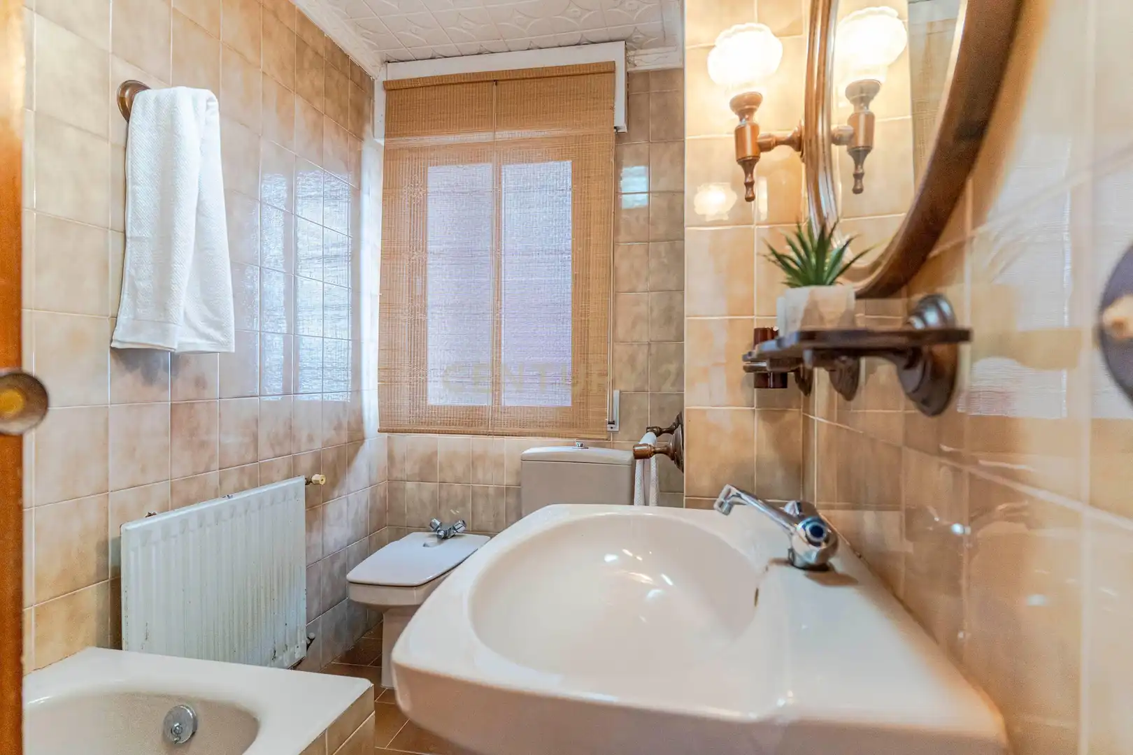 Bany de Casa o xalet en venda en La Zubia amb Jardí privat i Traster