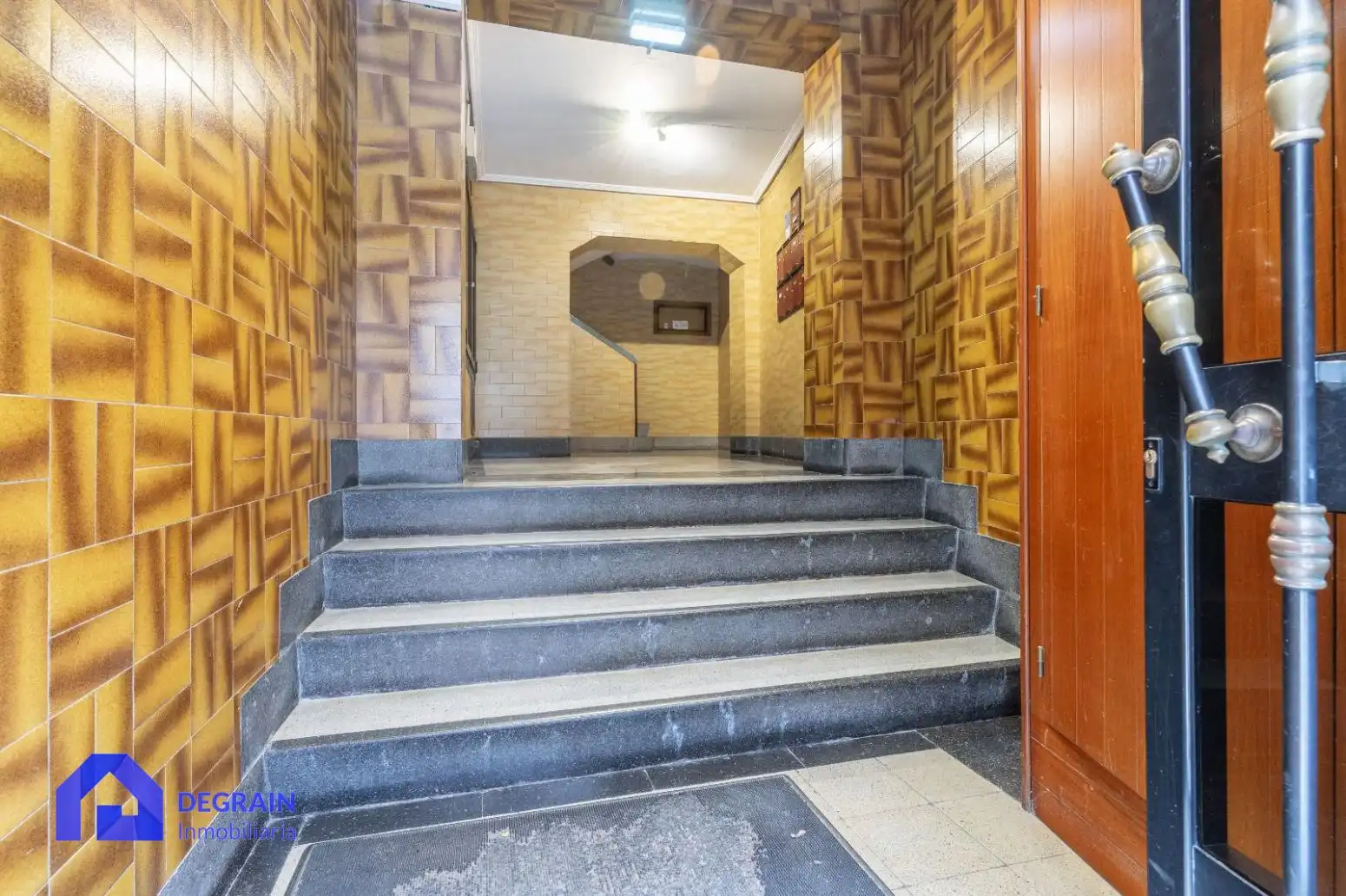 Flat for rent in Oviedo   with Furnished