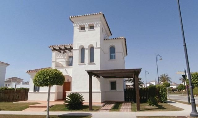 Vista exterior de Casa o xalet en venda en Torre-Pacheco amb Aire condicionat, Calefacció i Jardí privat