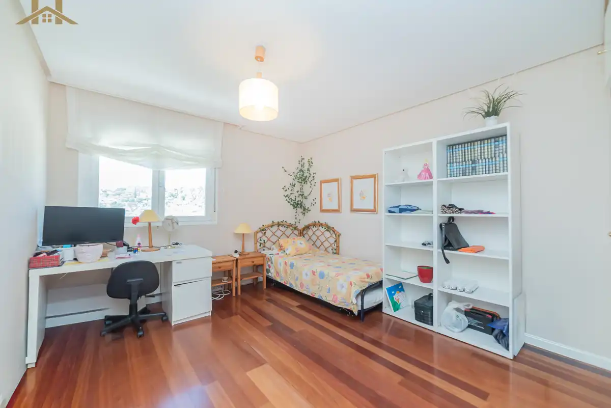 Schlafzimmer von Haus oder Chalet zum Verkauf in Torrelodones mit Heizung, Privatgarten und Terrasse