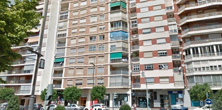 Local de lloguer a Avinguda Sants Patrons, La Vila