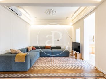 Wohnung mit Balkon zum Verkauf in Carrer de València