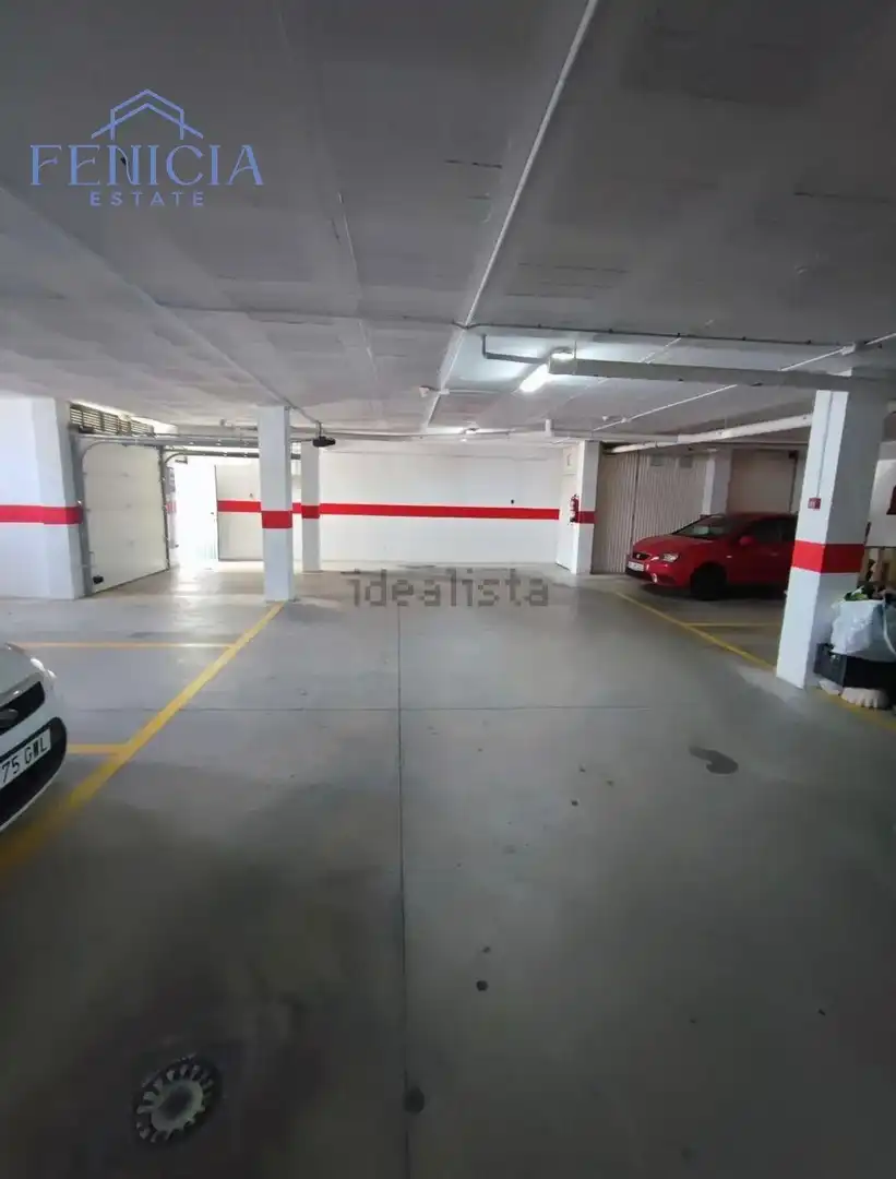 Parking de Casa adosada en venta en Nerja con Jardín privado, Terraza y Piscina comunitaria