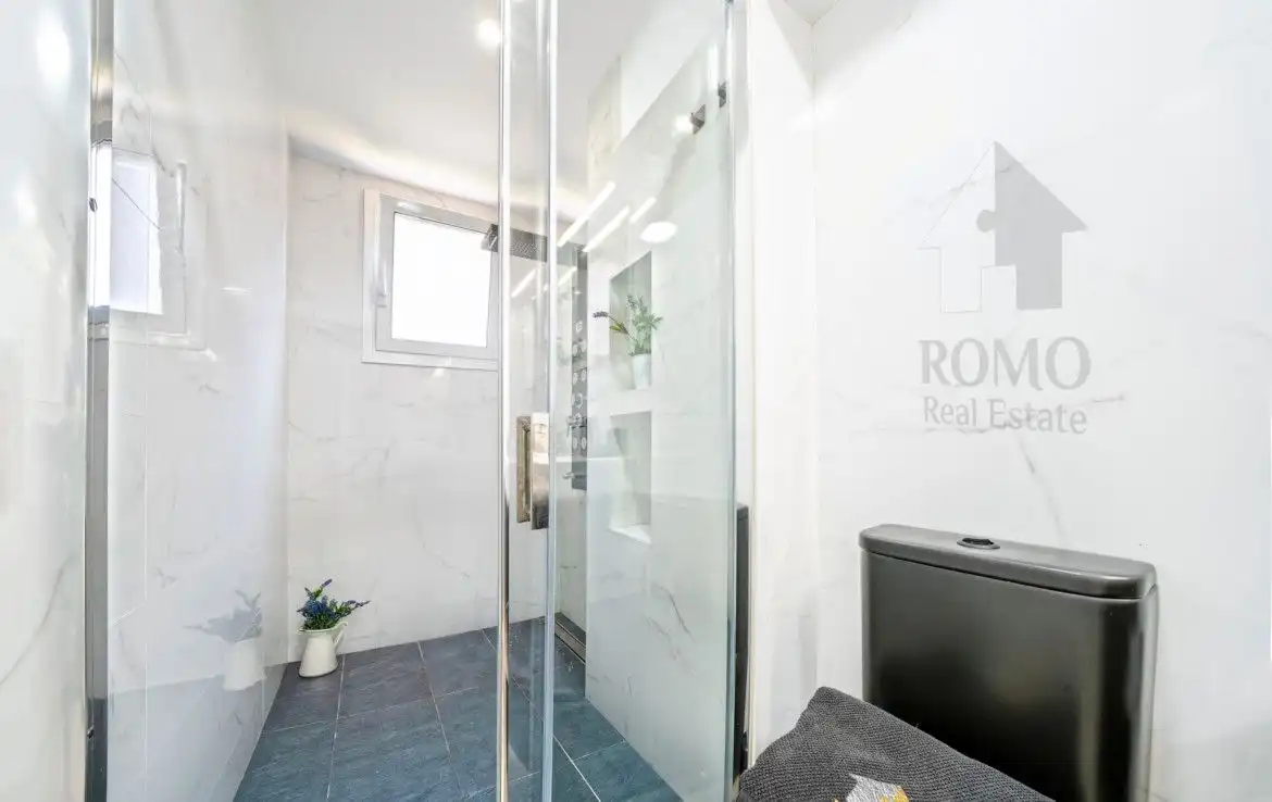 Baño de Piso en venta en Santa Perpètua de Mogoda con Aire acondicionado y Calefacción