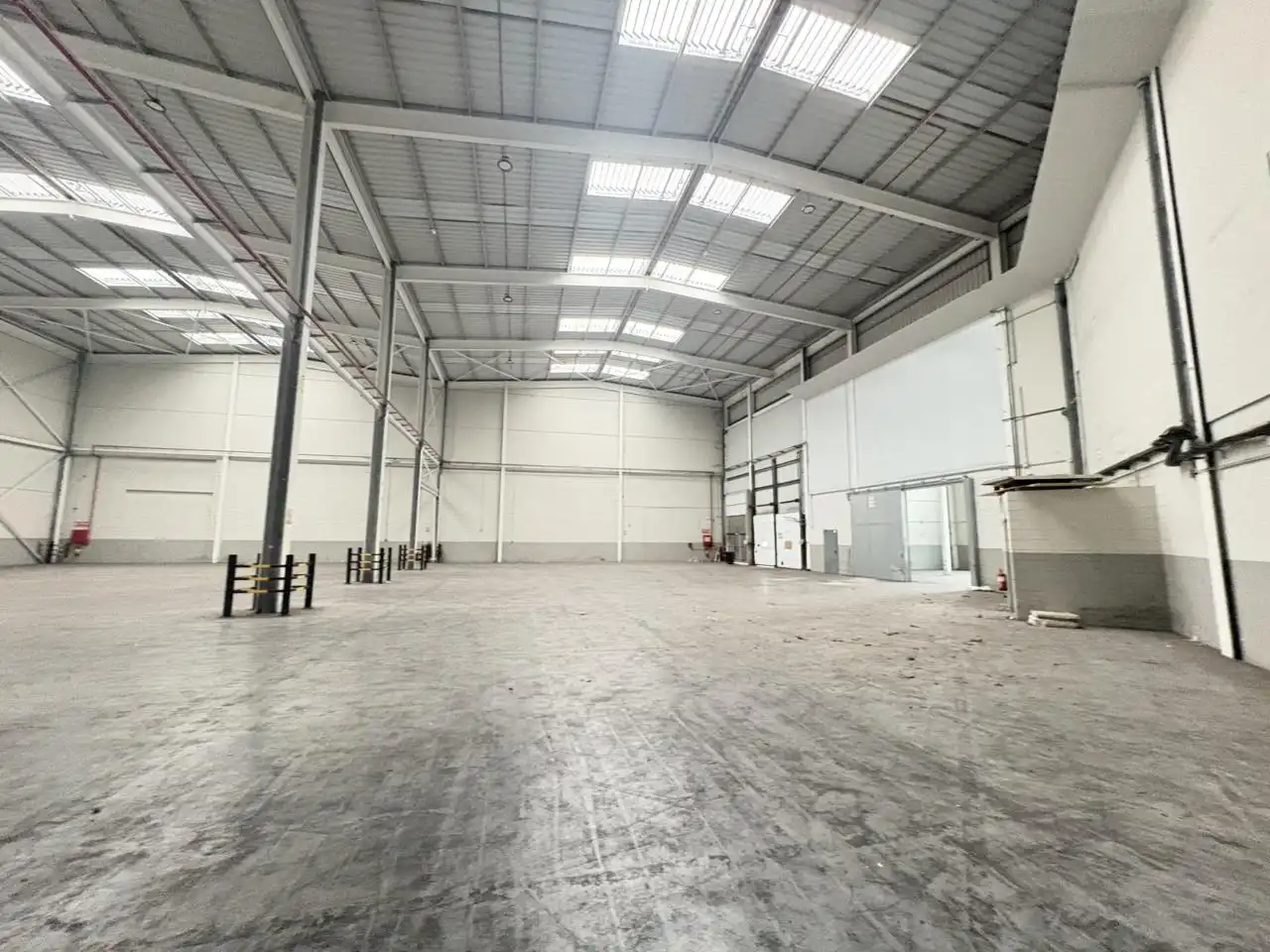 Nave industrial de alquiler en El Prat de Llobregat con Calefacción y Alarma