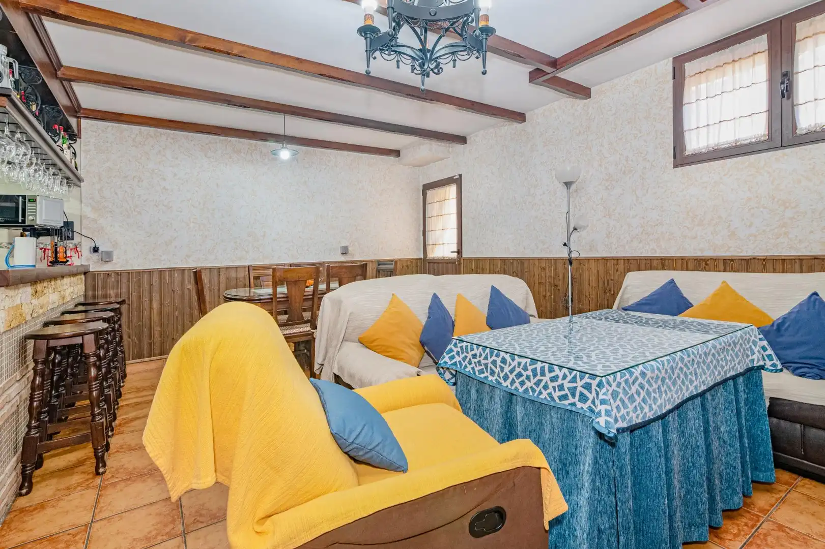 Sala d'estar de Casa adosada en venda en La Zubia amb Aire condicionat, Calefacció i Terrassa