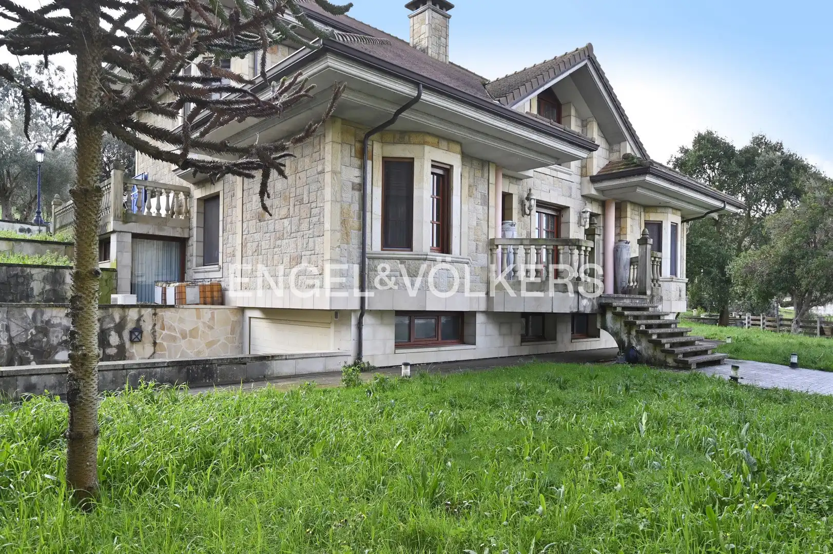 Vista exterior de Casa o chalet en venta en Arnuero con Calefacción, Jardín privado y Terraza