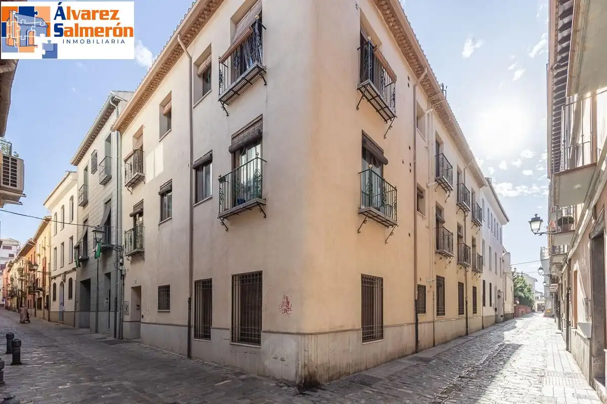 Vista exterior de Pis en venda en Granada amb Moblat
