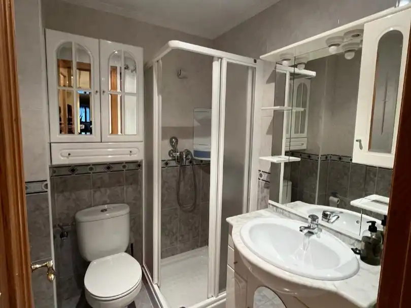 Badezimmer von Wohnung zur Miete in Valverde de la Virgen, León