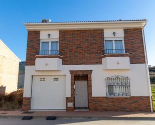 Exterior view of Single-family semi-detached for sale in Villanueva del Trabuco  with Heating, Terrace and Balcony