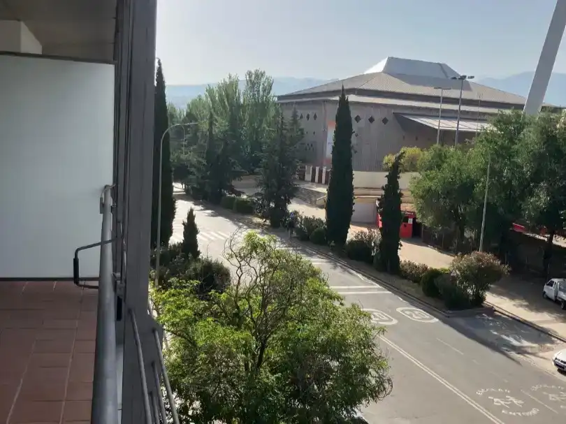 Vista exterior de Pis de lloguer en Granada amb Aire condicionat, Traster i Balcó