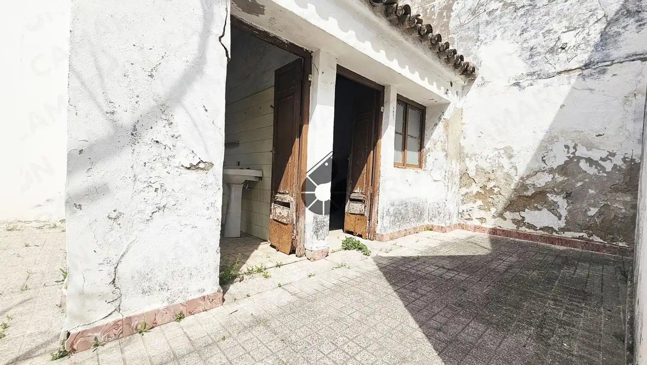 Vista exterior de Casa o chalet en venta en Coria del Río