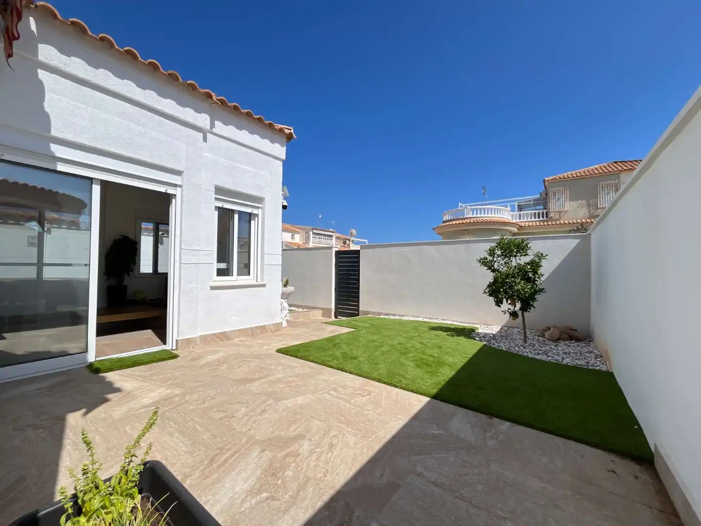 Terrassa de Casa o xalet en venda en Orihuela amb Aire condicionat, Traster i Moblat
