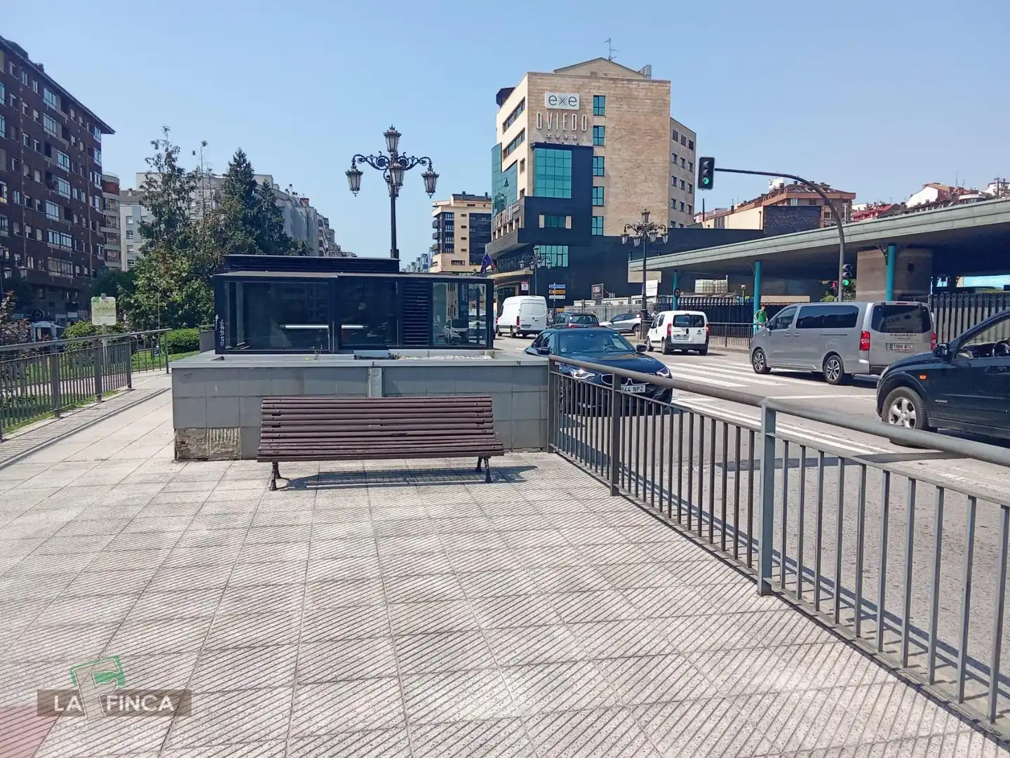 Terrassa de Garatge en venda en Oviedo 