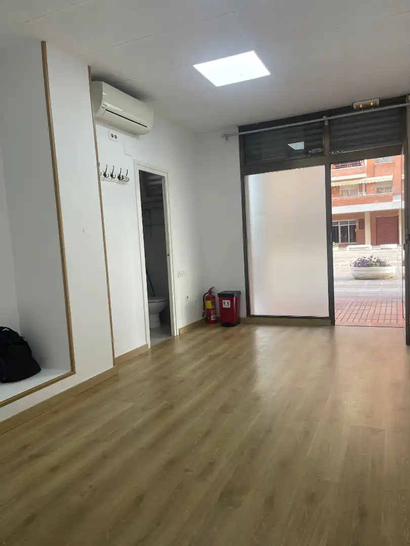 Local de lloguer en Sant Andreu de la Barca, Barcelona