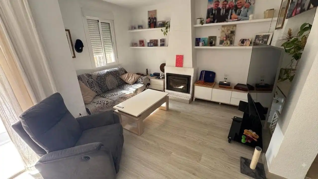 Sala d'estar de Casa o xalet en venda en Rincón de la Victoria amb Aire condicionat, Terrassa i Traster