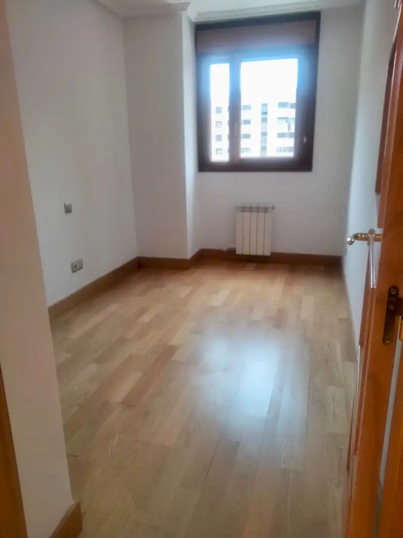 Habitación de Piso en venta en Valladolid con Calefacción, Parquet y Trastero