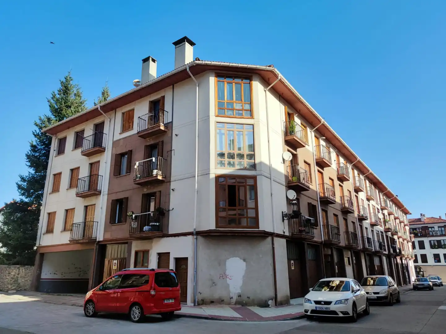 Vista exterior de Apartament en venda en Ezcaray amb Calefacció, Terrassa i Traster