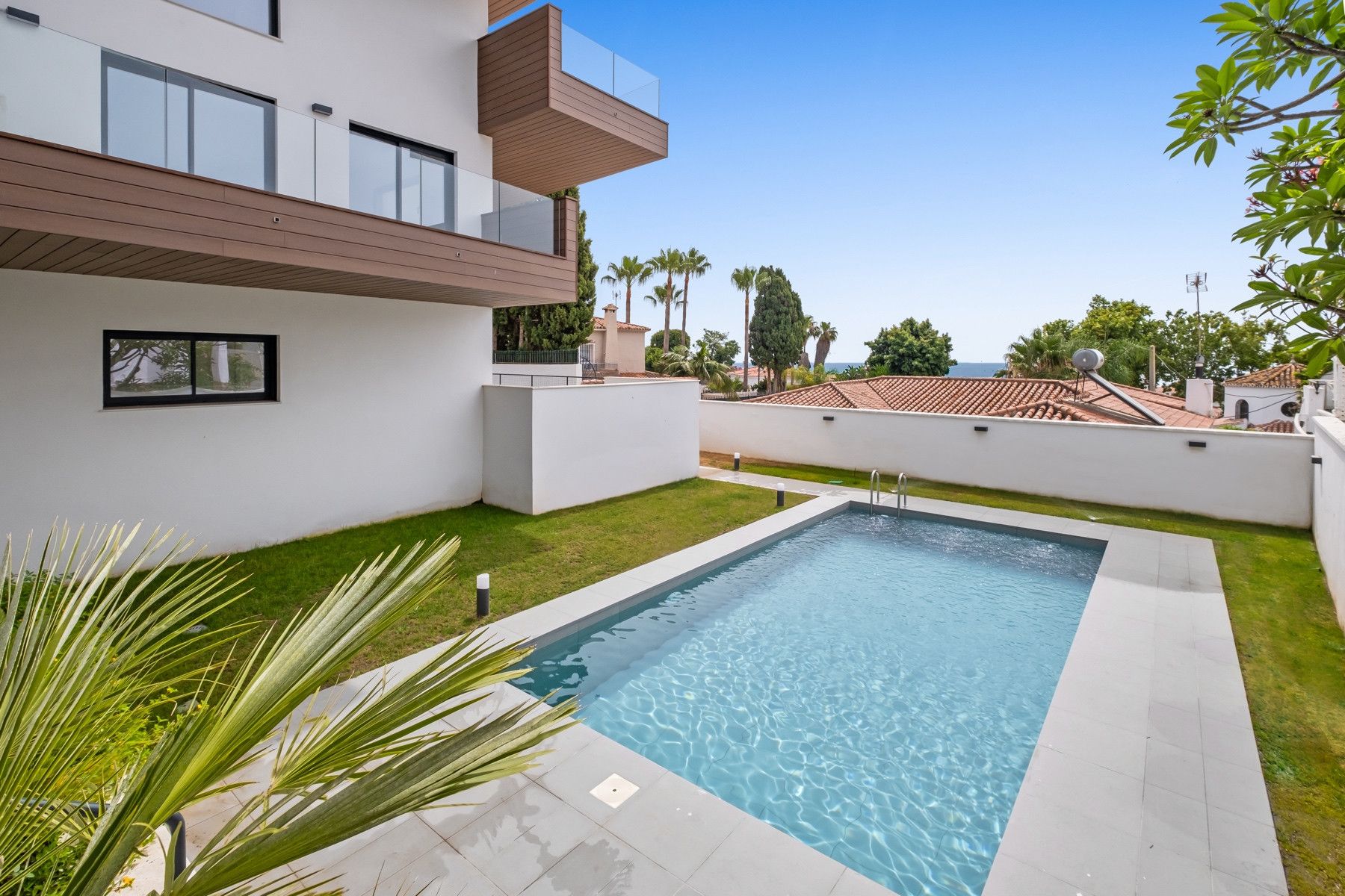 Piscina de Apartament en venda en Torremolinos amb Aire condicionat, Calefacció i Terrassa