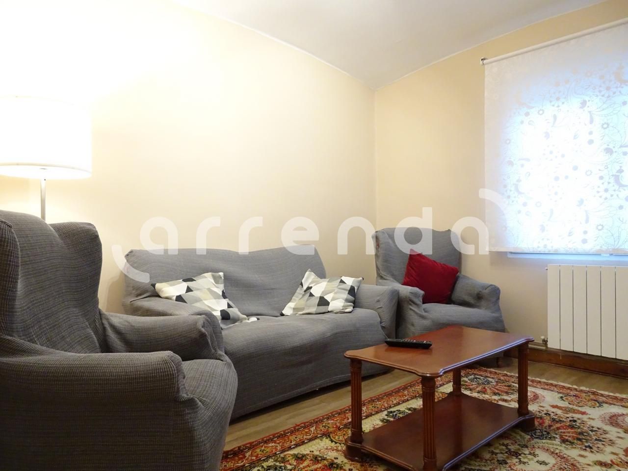 Sala d'estar de Pis de lloguer en Santander amb Calefacció, Parquet i Traster