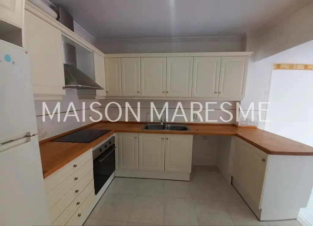 Cocina de Dúplex en venta en Canet de Mar con Aire acondicionado, Calefacción y Terraza