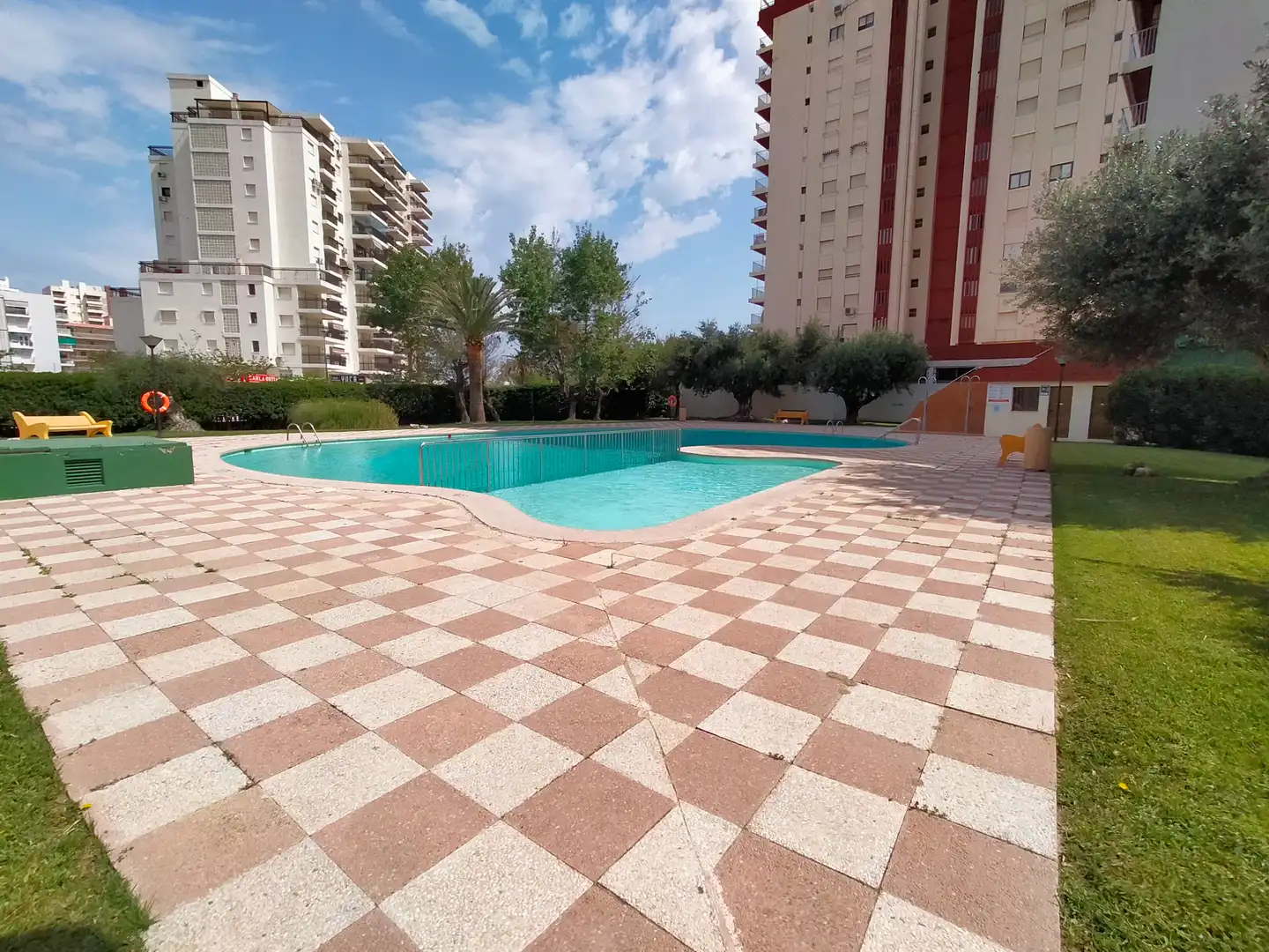 Piscina de Apartamento en venta en Gandia con Aire acondicionado, Terraza y Amueblado