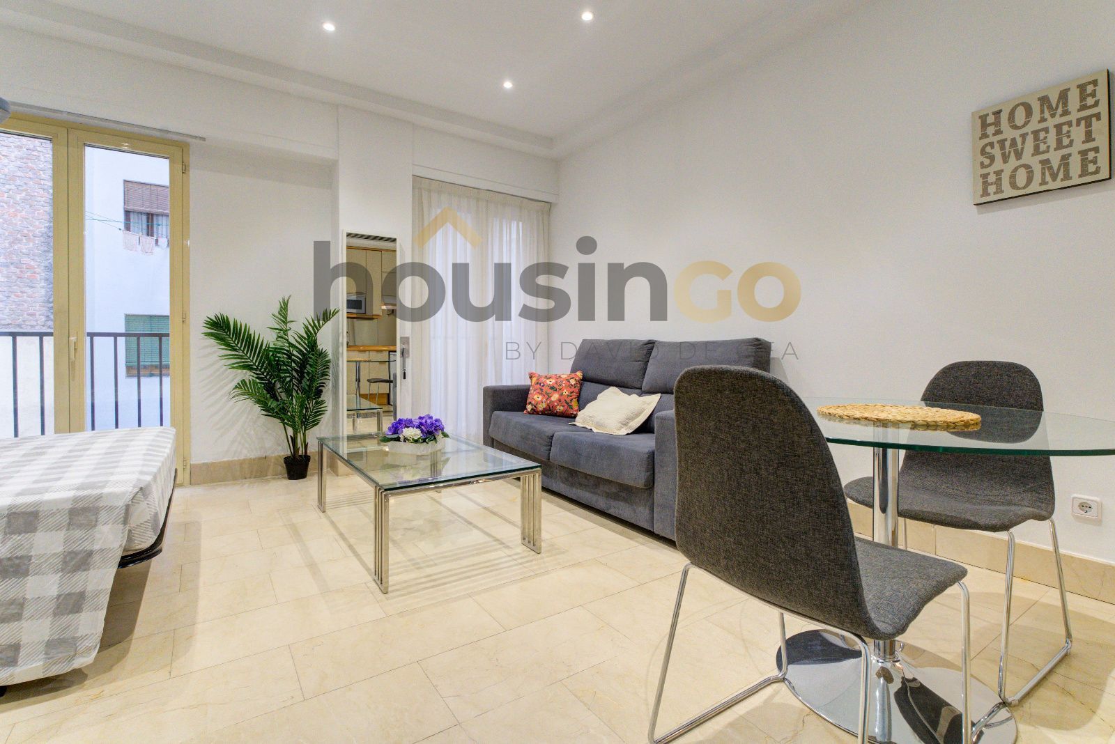 Living room of Study to rent in  Madrid Capital  with Air Conditioner, Heating and Furnished