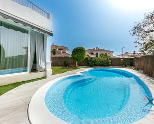 Piscina de Casa o xalet en venda en Fuengirola amb Aire condicionat, Calefacció i Jardí privat