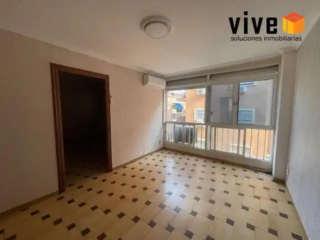 Flat with lift to rent in Casco Antiguo