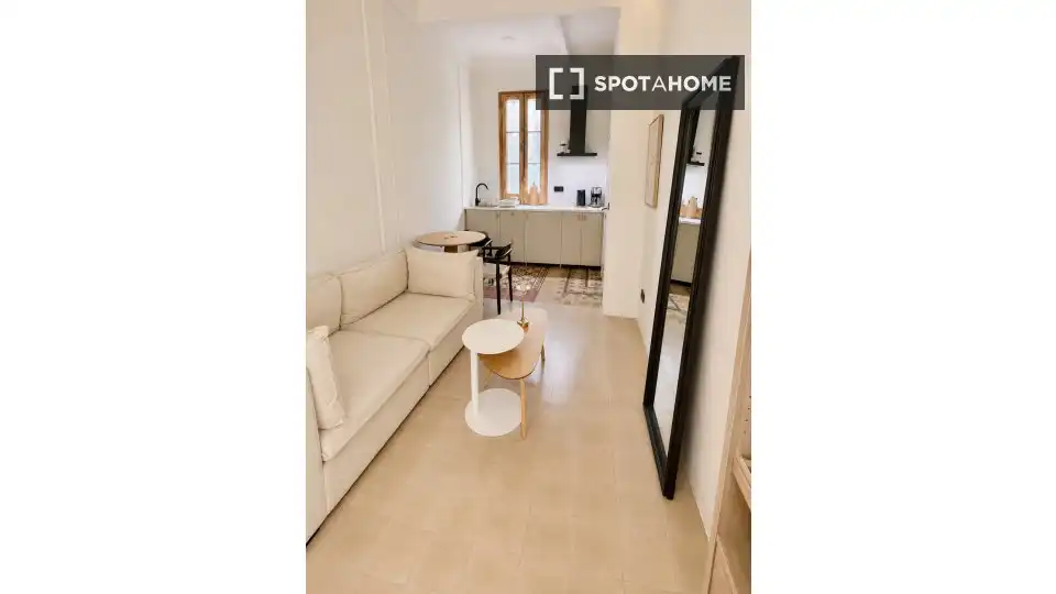 Piso con terraza en alquiler en Eixample, imagen 2