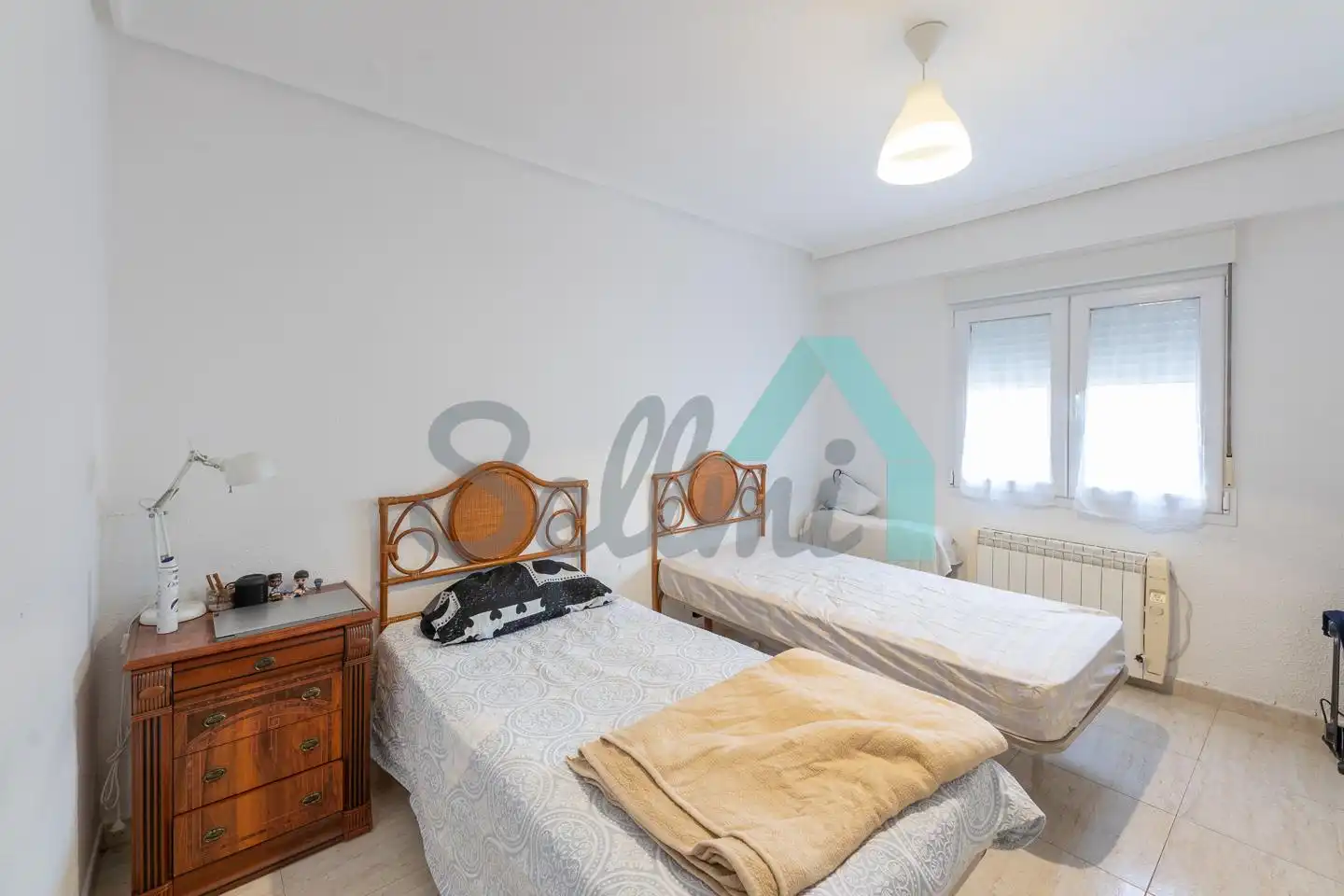 Habitación de Piso de alquiler en Avilés con Calefacción y Amueblado
