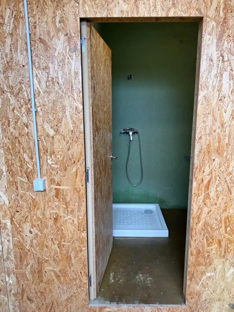Badezimmer von Fabrikhallen zum Verkauf in Castejón (Navarra)