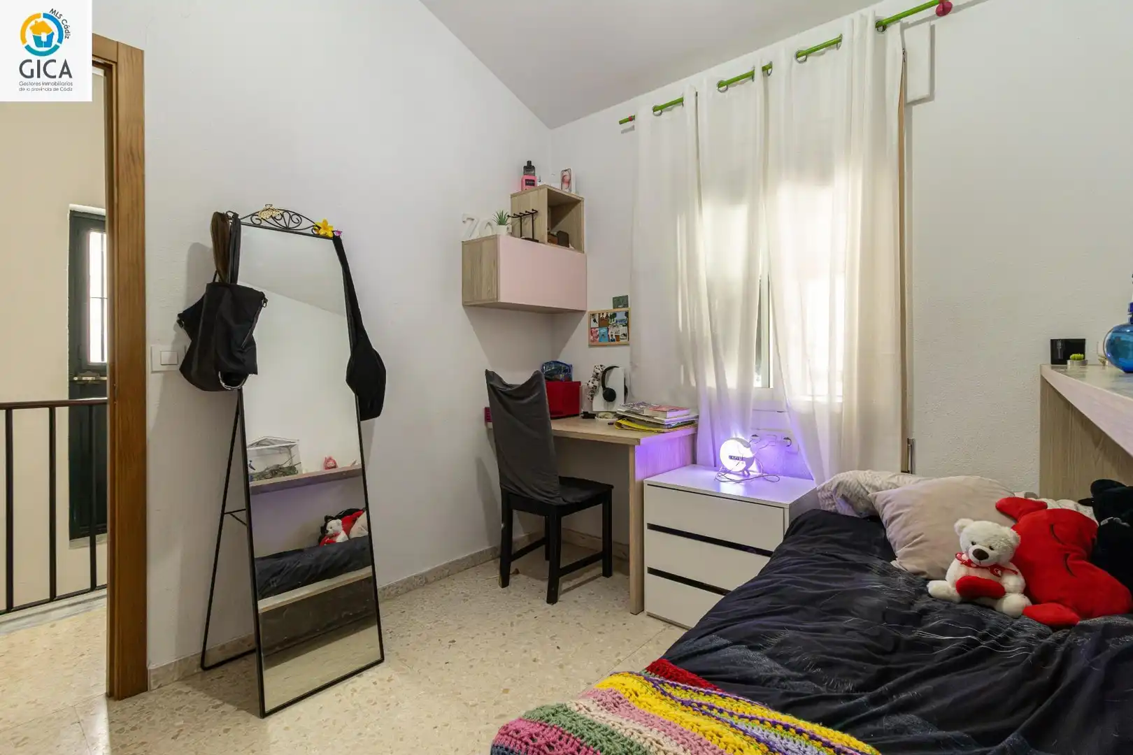 Casa aparellada amb terrassa en venda a El Retiro - Parque Atlántico - Ronda este, imagen 11